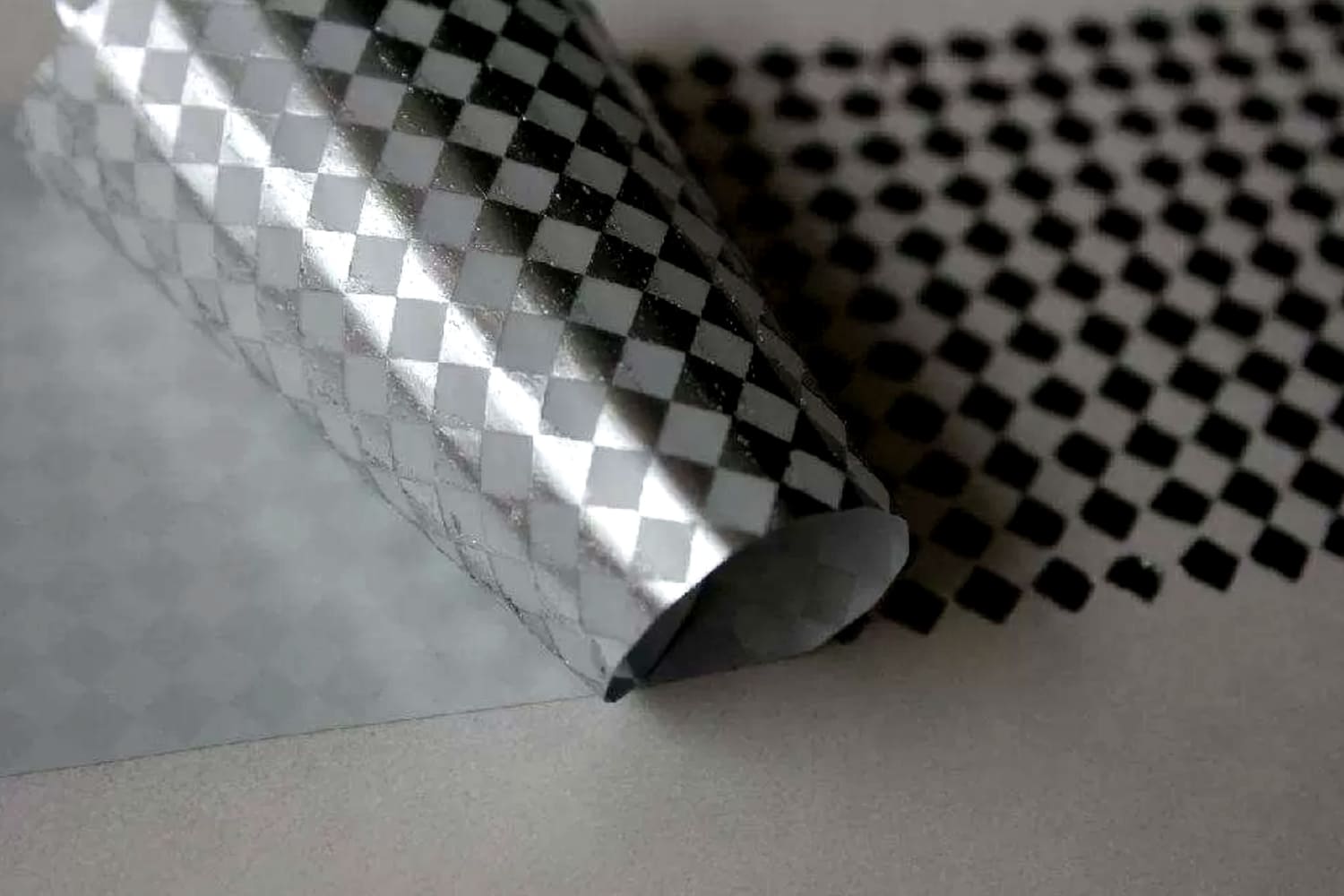 checker-pattern-label